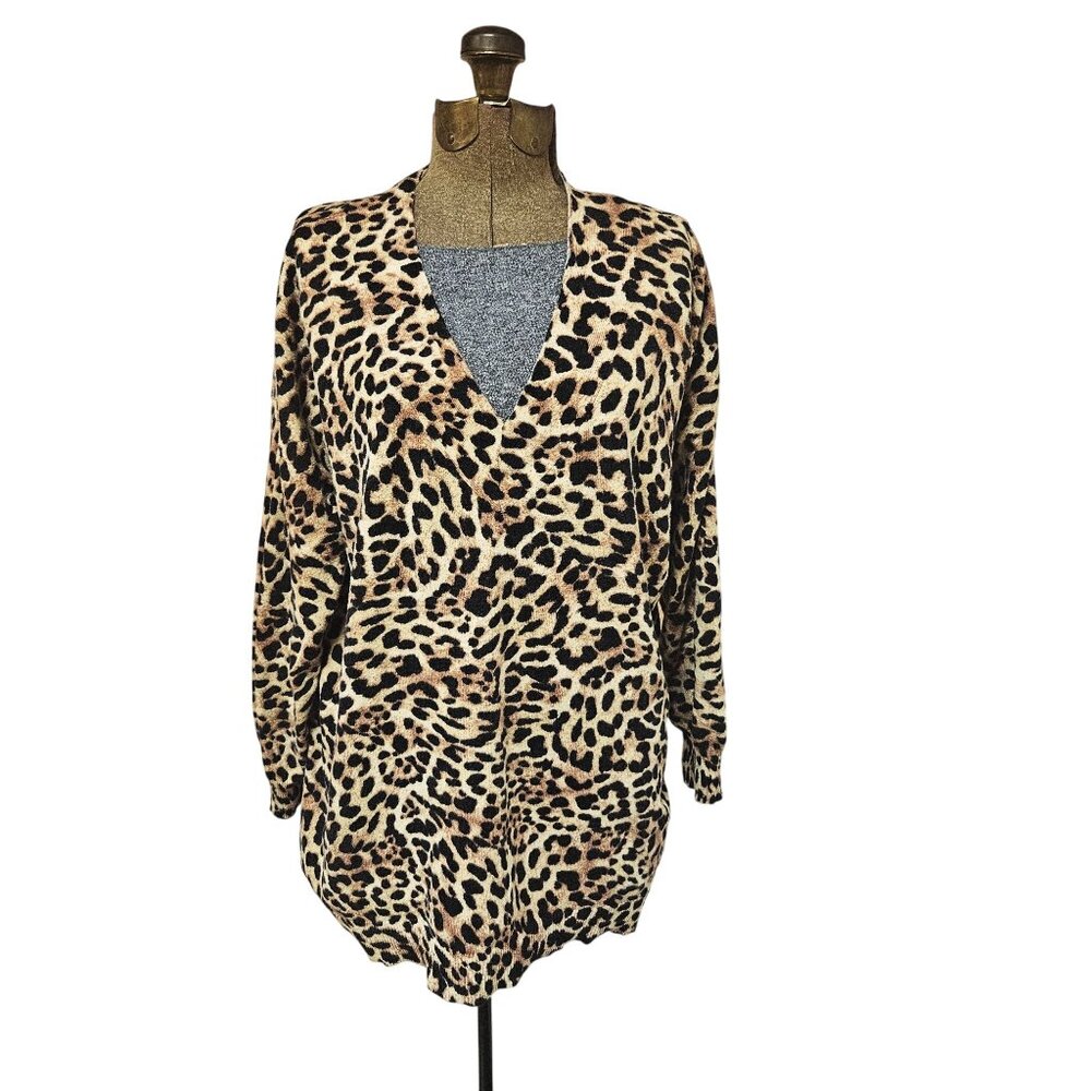 Chicos Blouse Womens Size 3P XLP US sizing Leopard Print V Neck Pullover Top